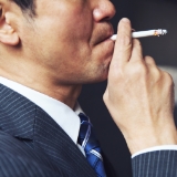 表情や癖による筋肉の過剰な動き